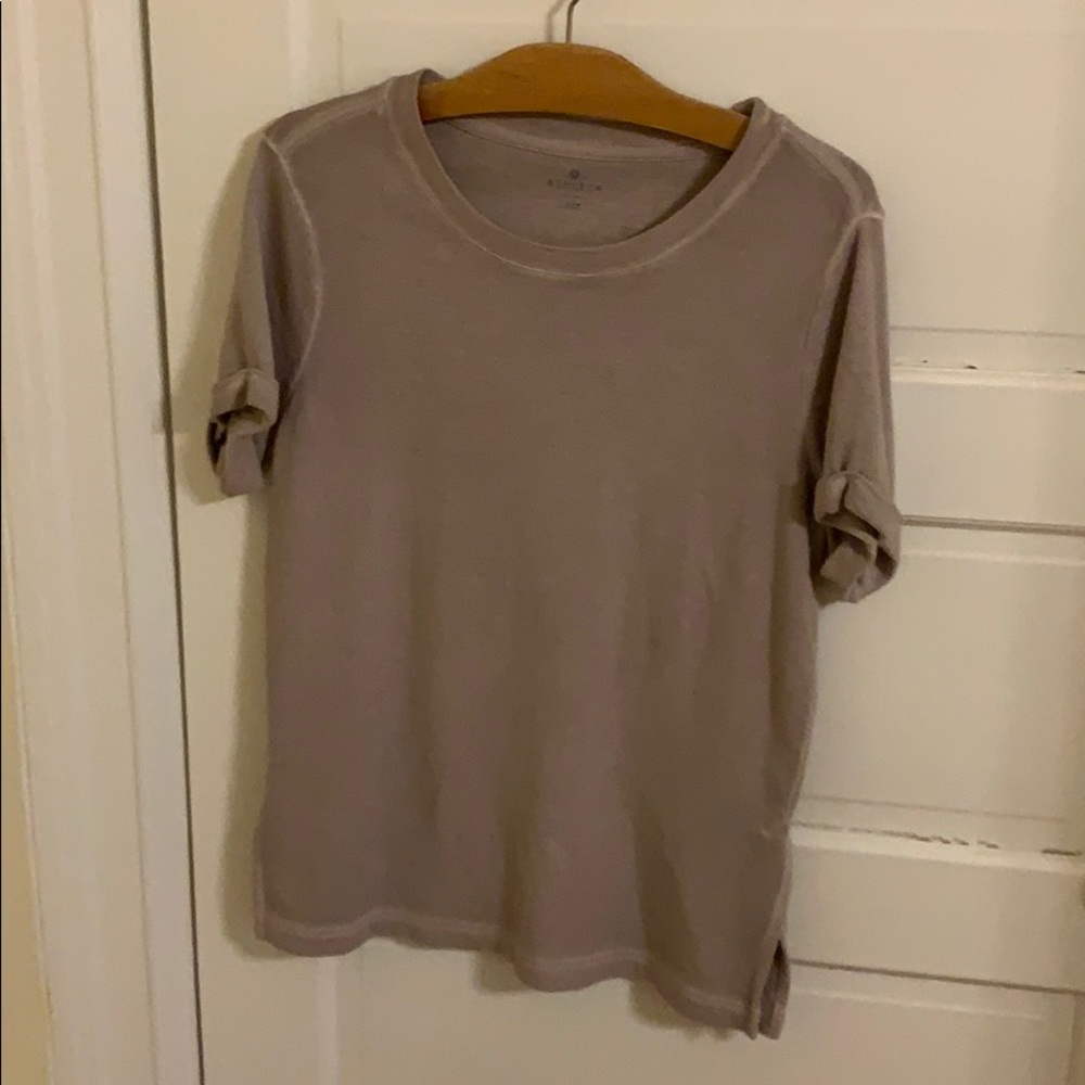 TShirt w Cuffed Sleeves